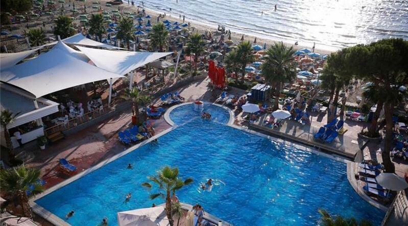 Mali I Robit Beachfront Apartment Golem  Extérieur photo