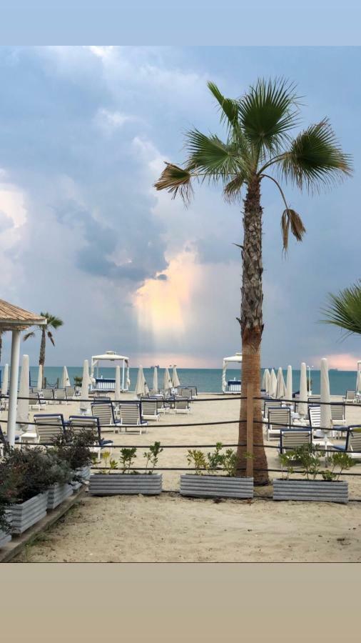 Mali I Robit Beachfront Apartment Golem  Extérieur photo